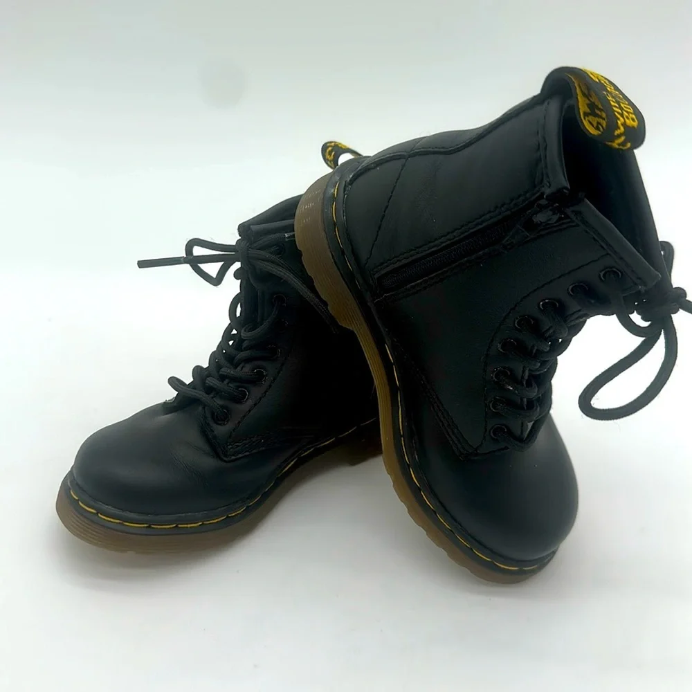 Dr. Martens 1460 8-Eye Boot - Toddler Size 6 - Black Size Zip EUC